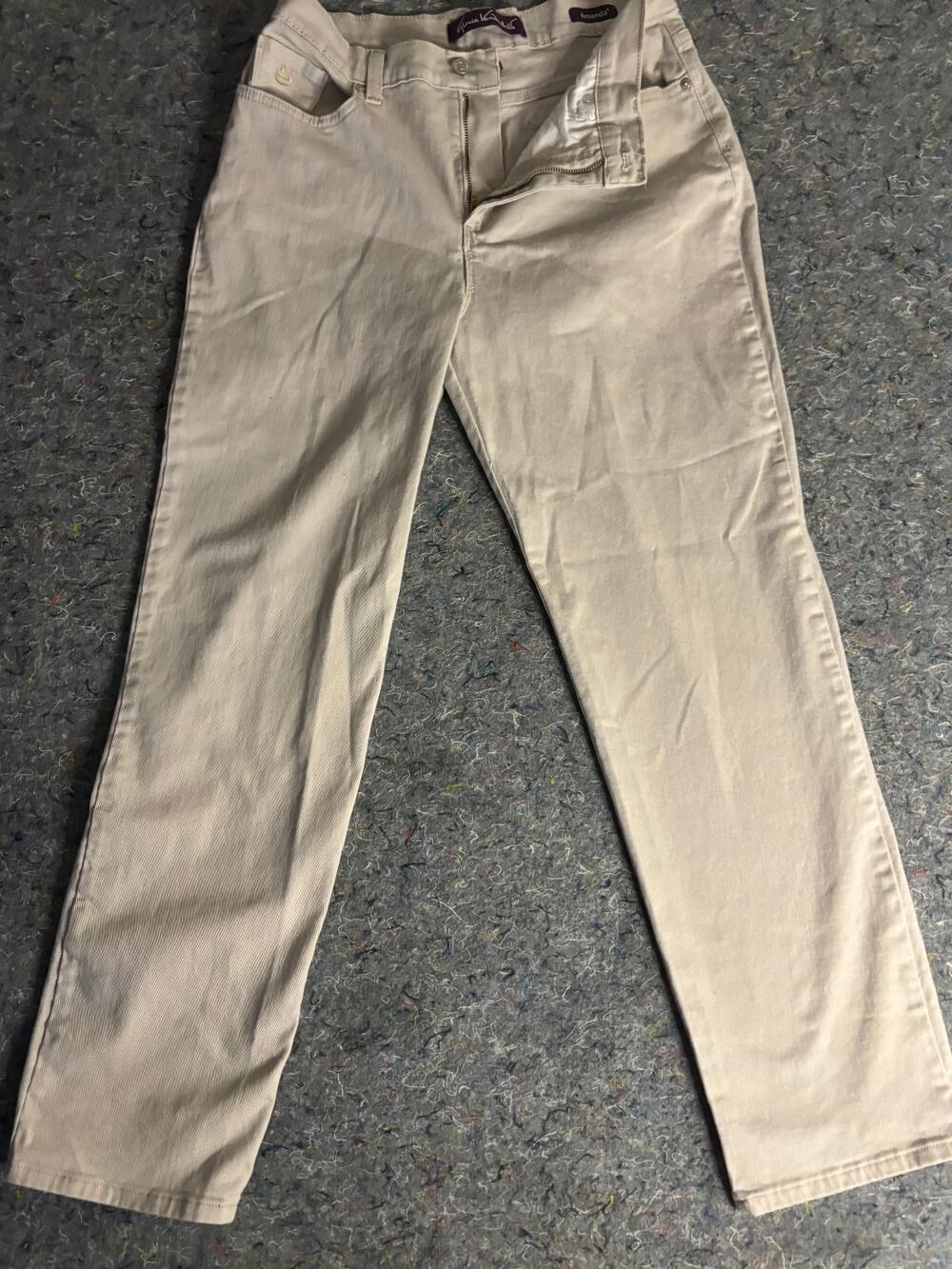Gloria Vanderbilt Amanda Jeans Women 12 Beige Straight Leg Stretch Casual